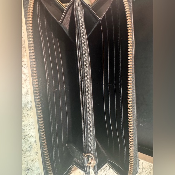 NWOT✨BURBERRY w/ DUSTY & BOX, STUDDED Patent Leather Long Zip Wallet IMMACULATE - Picture 7 of 12